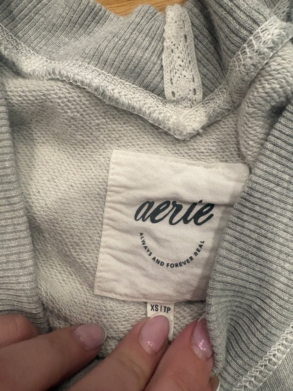 Aerie Size Extra Small (XS) Aerie Women's Gray V-Neck Pullover Sweater Size XS - Picture 2 of 2